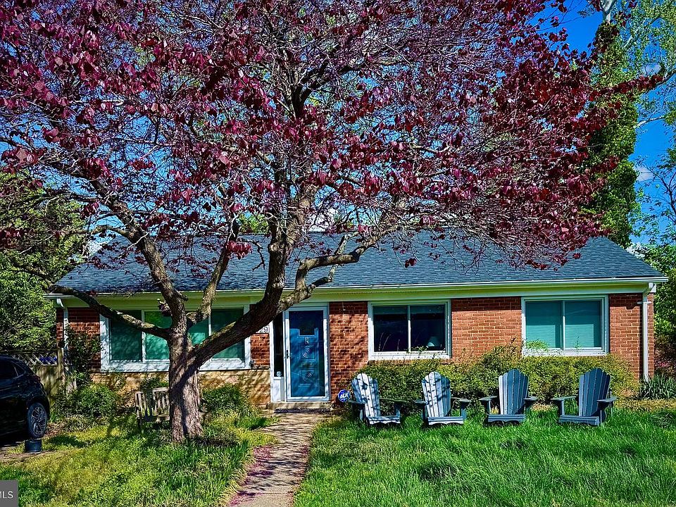 1st image of 8429 Farrell Dr