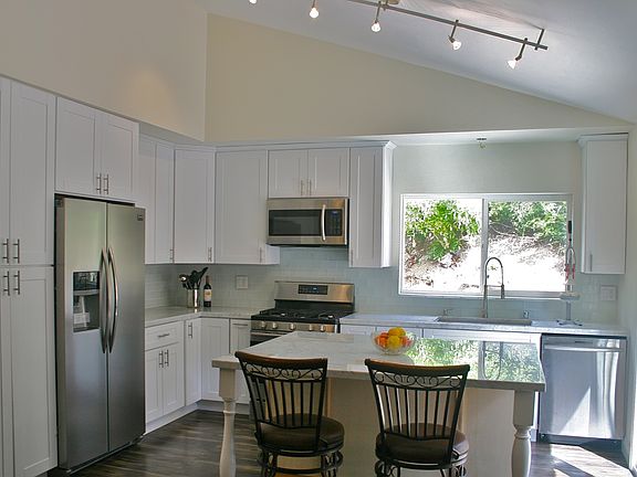 3rd image of 3158 W Sierra Dr