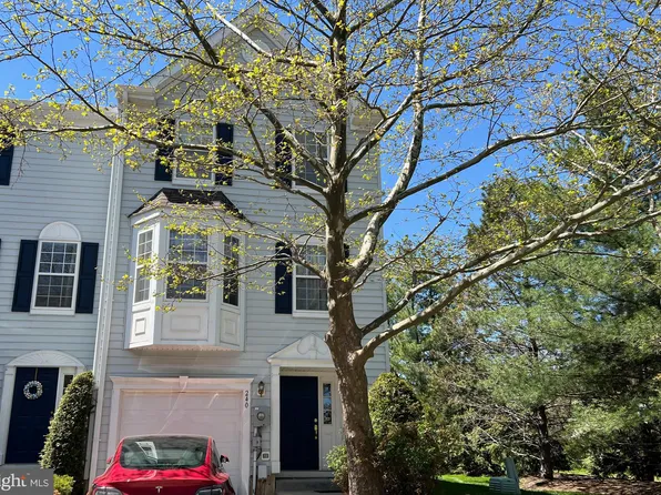 240 William Livingston Ct, Princeton, NJ 08540