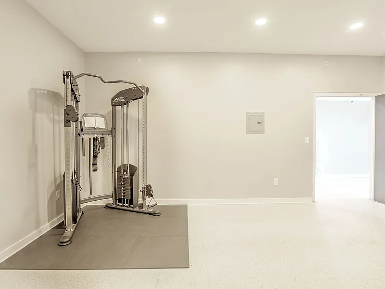 VELO - Waller Avenue — Photo 29