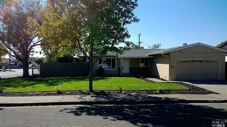 1st image of 701 Lockwood Dr