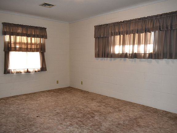 5th image of 118 E Dogwood Dr