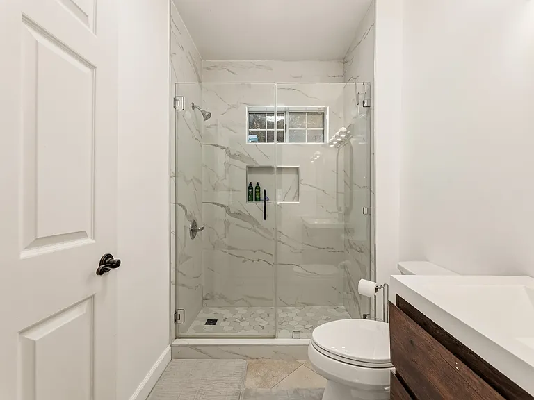 Gladiola Dr — Photo 34