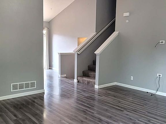 5th image of 14509 Knudsen St