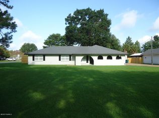 220 S Larriviere Rd, Youngsville, LA 70592