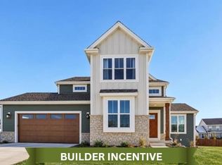 546 Buss Rd, Cottage Grove, WI 53527