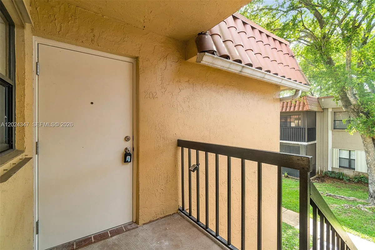 Building Photo - 9728 Hammocks Blvd #20227