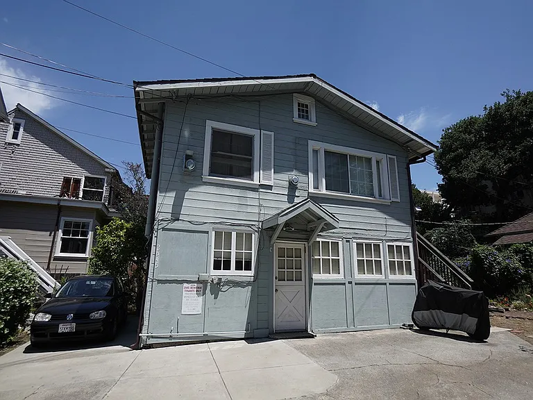 2545 Benvenue Ave — Photo 3