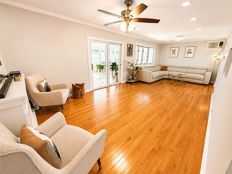 19 Hunt Pl — Photo 4