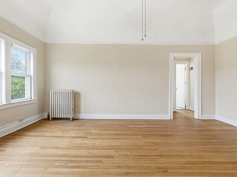 3214 Yorkshire Rd #301 — Photo 3