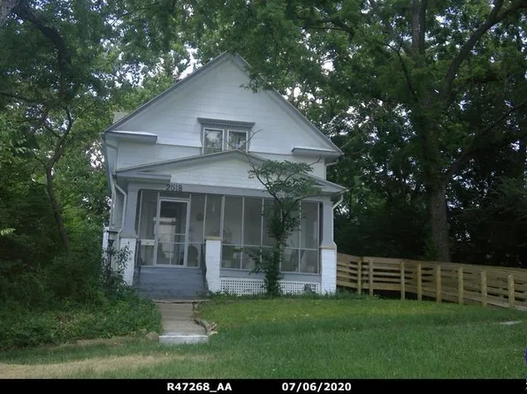 2518 SW Central Park Ave, Topeka, KS 66611