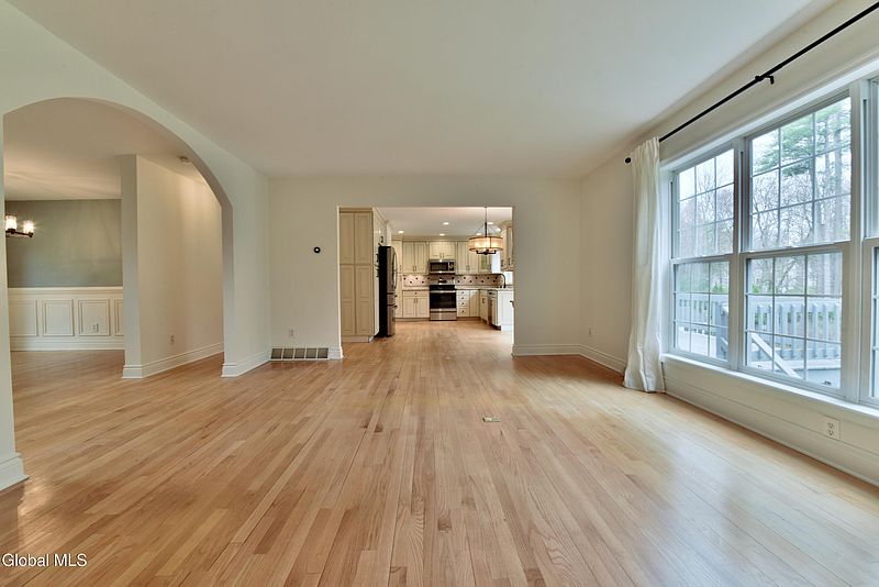 3rd image of 681 Stark Terrace