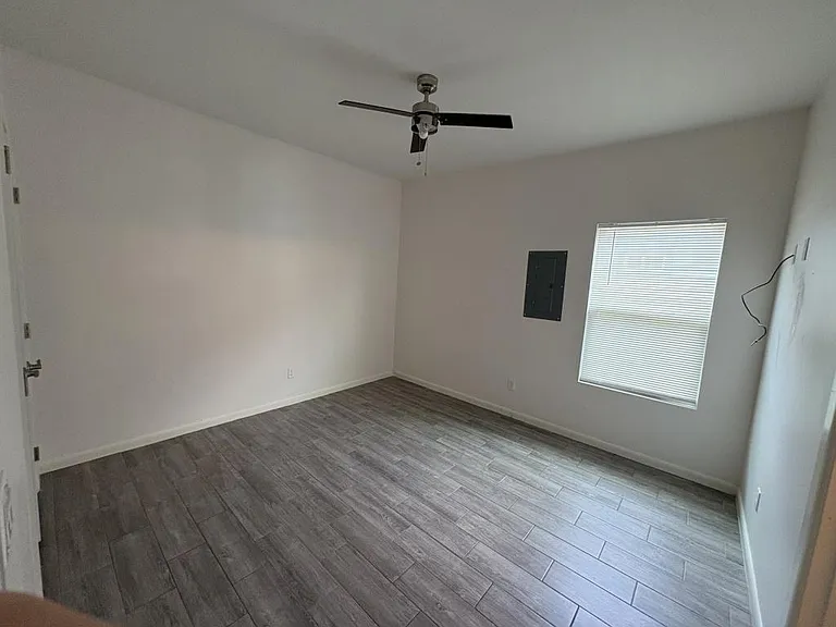 2607 E Hackberry Ave — Photo 3