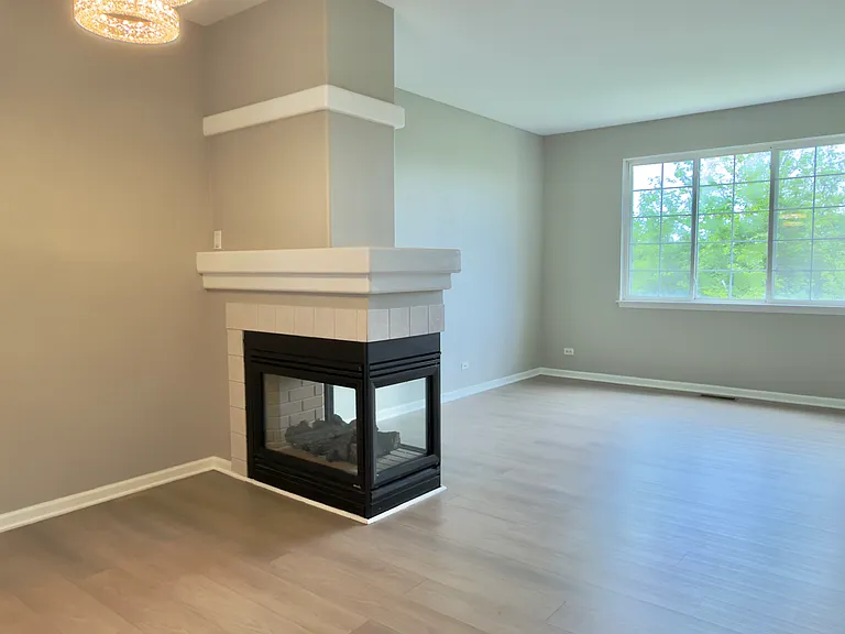 2204 W Concord Ln — Photo 17