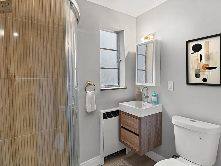 Studio 101 Bathroom Studio 101 Bathroom