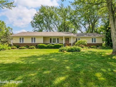 3872 Royalton Rd, Brecksville, OH, 44141