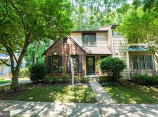 5908 Roberts Common Ct, Burke, VA 22015