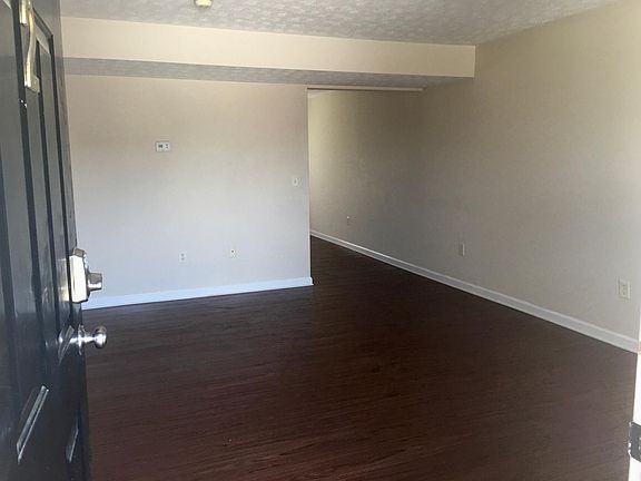 3rd image of 2055 Edgewood Dr