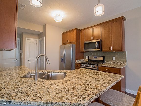 5th image of 158 Larimar Dr