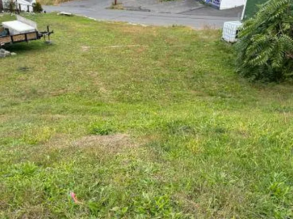 510 Pine Hill St, Minersville, PA 17954