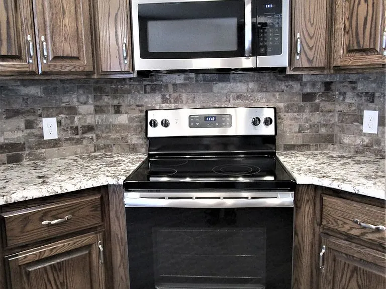 2107 Valley View Rd — Photo 12