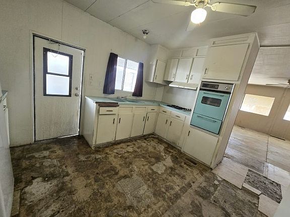 2nd image of 2038 Palm St Space 61
