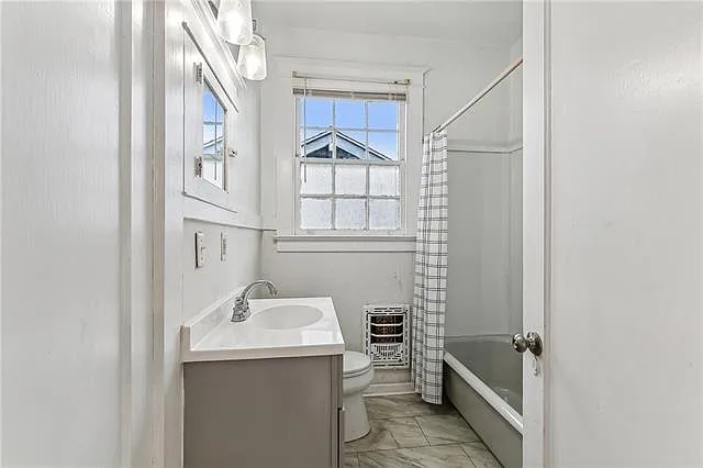 2224 Pine St — Photo 3