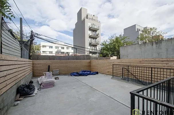 Rented by Rentopia | media 50