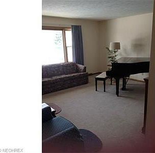 4th image of 389 Carol Way