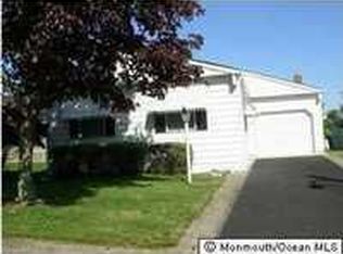 68 Innsbruck Dr, Toms River, NJ 08757