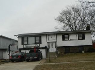 15325 Las Robles St, Oak Forest, IL 60452