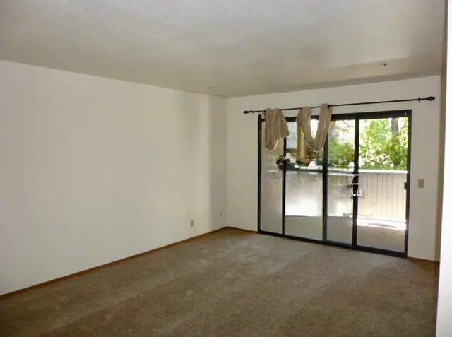 204 King Hiram Ln #201 — Photo 7