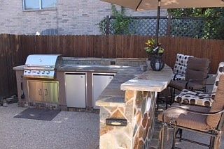 3rd image of 2215 Forest Park Cir