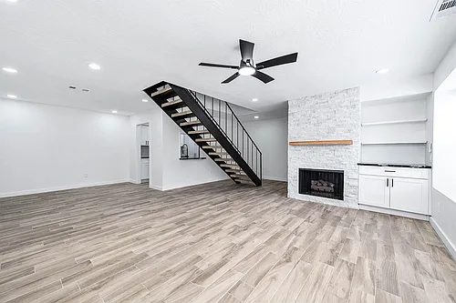 5532 Beverly Hill St #1 Photo 1