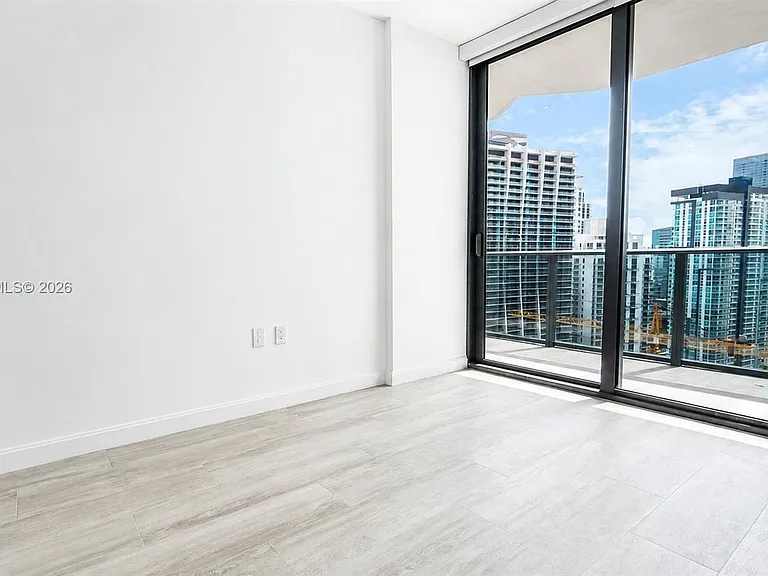 45 SW 9th St #3303 — Photo 8