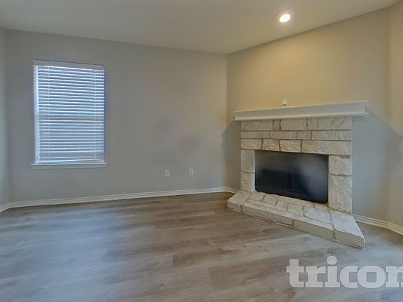 4th image of 16824 Pinery Way