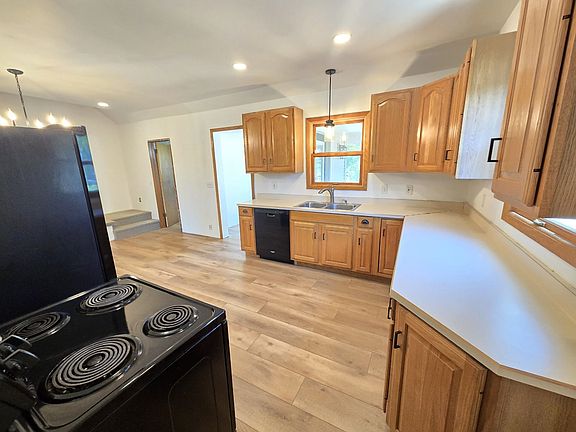 5th image of 119 Waupun Rd