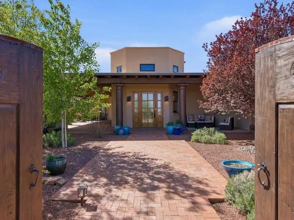 11B Camino De Los Montoyas, Santa Fe, NM 87506