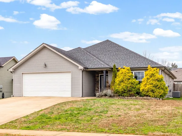 1313 Freedom Dr, Clarksville, TN 37042