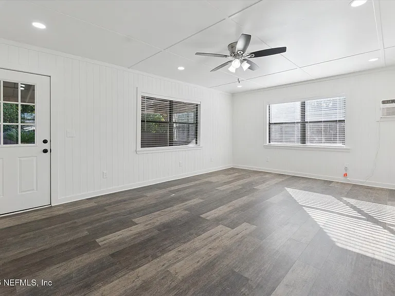 863 Westgate Dr — Photo 19