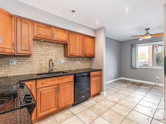 5th image of 4515 Blackhawk Ln APT 201
