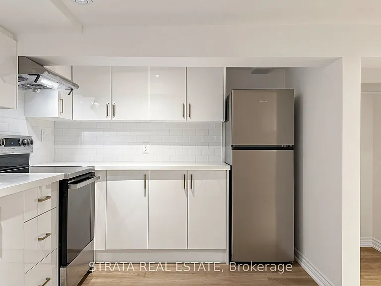 158 McRoberts Ave — Photo 7