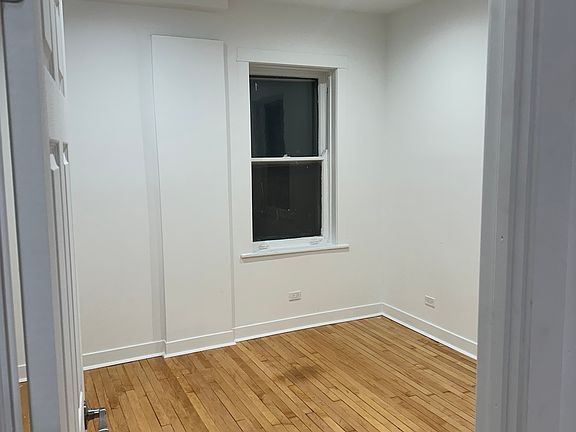 3rd image of 1533 N Austin Blvd #1
