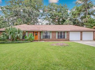 215 E Point Dr, Savannah, GA 31410