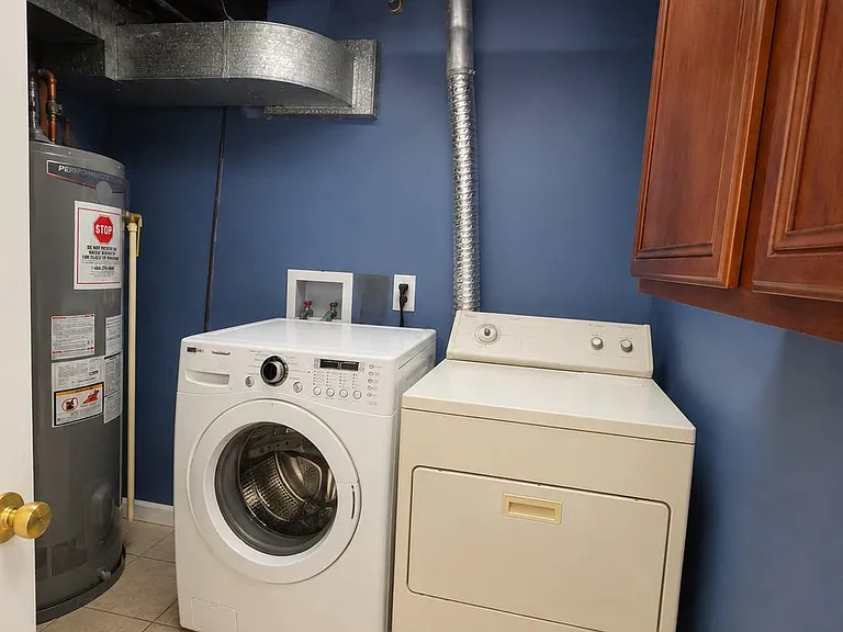 8913 Cromwell Dr — Photo 12