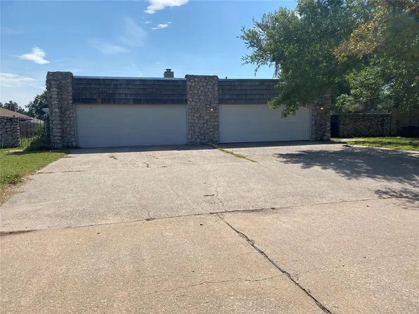 8228 Springbrook Dr, Oklahoma City, OK 73132