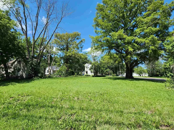 722 E 9th St, Sedalia, MO 65301