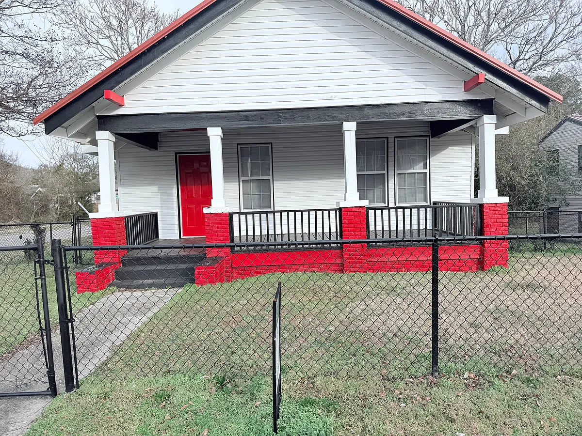 Building Photo - 1831 Moore Ave