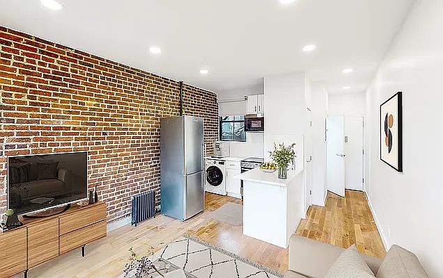 2nd image of 75 Pineapple St APT 4C