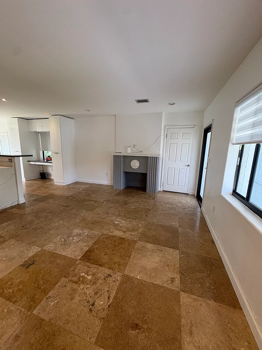 Living room - 344 Payne Dr